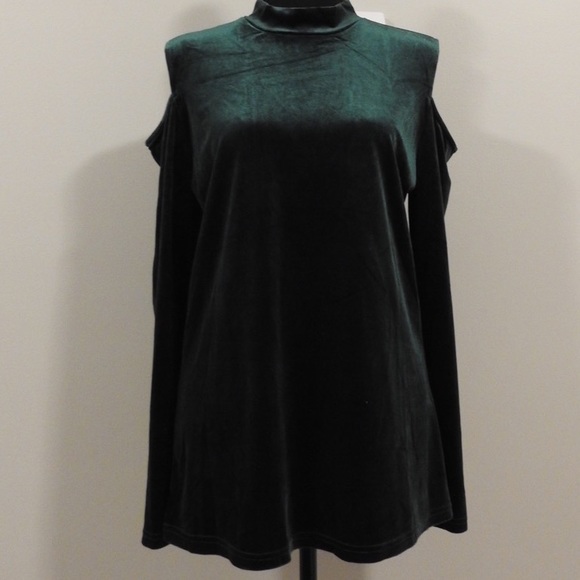 Cold Shoulder Top - Picture 3 of 3